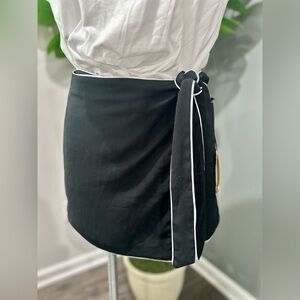 New Diane Von Furstenberg for Target Side Wrap Mini Skort black & white SMALL